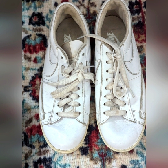 Nike White Sneakers with Leather Finish - Picture 2 of 9